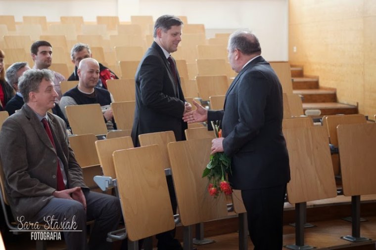 prof. dr hab. Piotr Łakomy - Dziekan Wydziału Leśnego Uniwersytetu Przyrodniczego w Poznaniu.