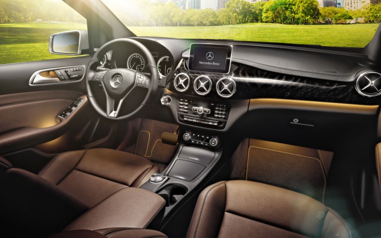 Mercedes S-CLASS S63 AMG czarne wykończenie z drewna topoli