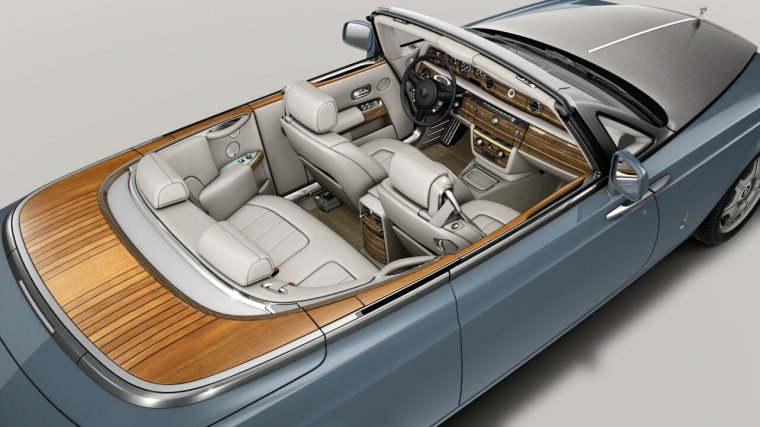 Egzotyczne drewno "na pokładzie" RollsRoyce Phantom Drophead Coupé