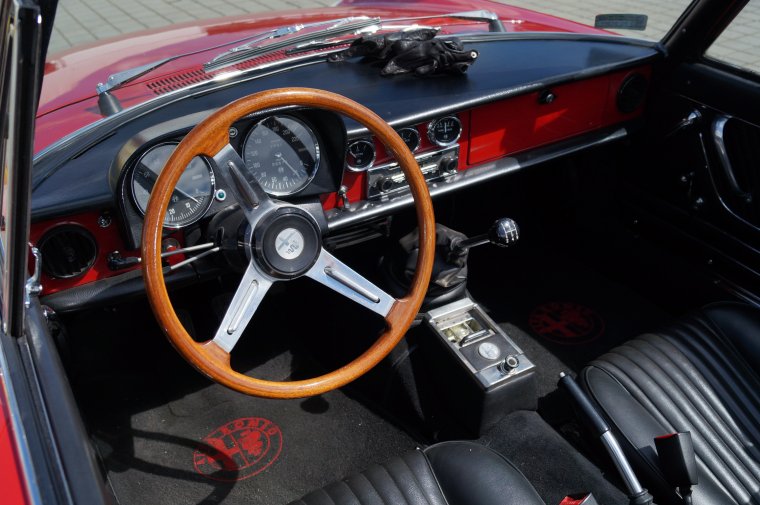 Alfa Romeo Spider duetto 1750