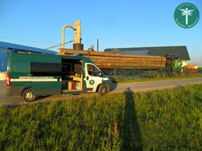 Kierowca transportujący drewno próbował uciec przed kontrolą