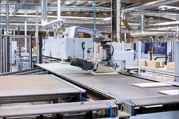 Hala produkcyjna Żuławskiej Fabryki Mebli