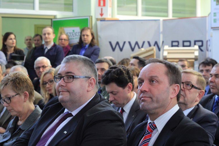 W uroczystym otwarciu AKADEMII STEICO uczestniczyli (od prawej): Mieczysław Struk, marszałek województwa pomorskiego, który wydarzenie objął honorowym patronatem, Piotr Kowalczuk, wiceprezydent Gdańska, Ewa Konikowska-Kruk, dyrektor Departamentu Kształcen