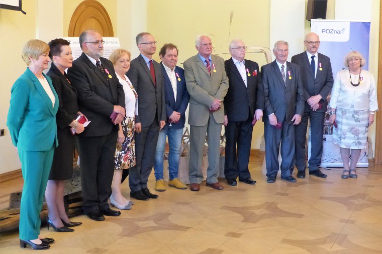 Uroczystość jubileuszu stała się okazją do uhonorowania pracowników Instytutu Technologii Drewna. 