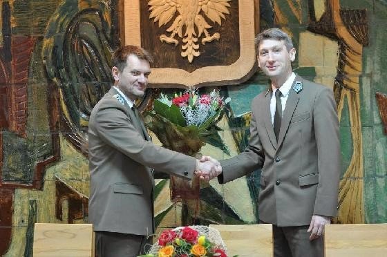 Krzysztof Janeczko, zastępca dyrektora generalnego ds. finansów i zasobów majątkowych i Mariusz Orzechowski, nowy dyrektor RDLP w Olsztynie