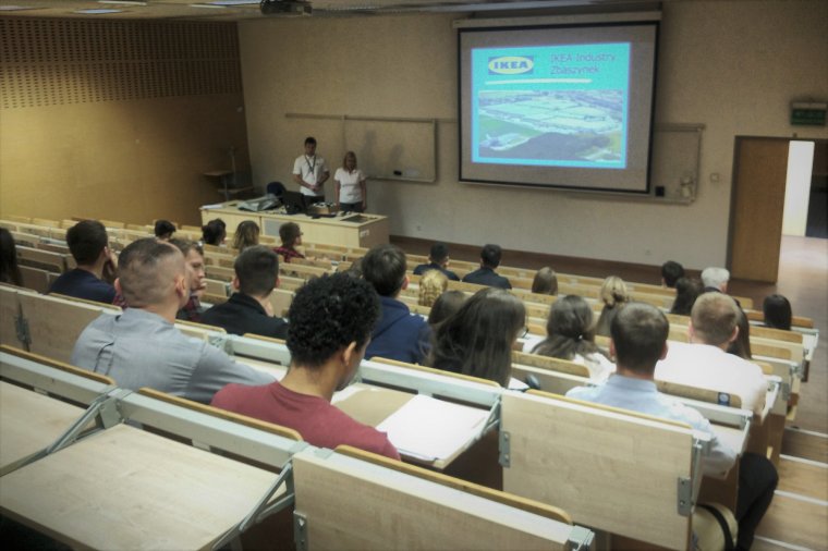 Branżowe Targi Pracy na poznańskim Wydziale Technologii Drewna