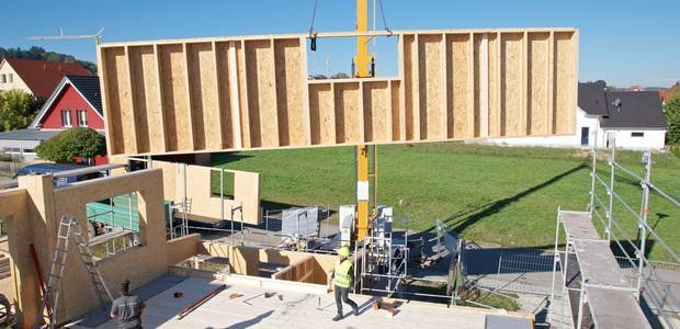 Steico inwestuje w produkcję elementów domów drewnianych