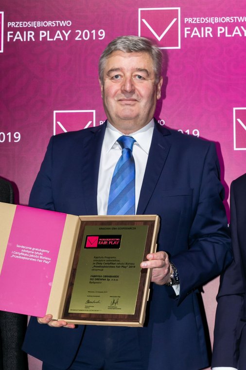 Odebranie certyfikatu Przedsiębiorstwo Fair Play 2019 przez prezesa spółki Andrzeja Walkowiaka
