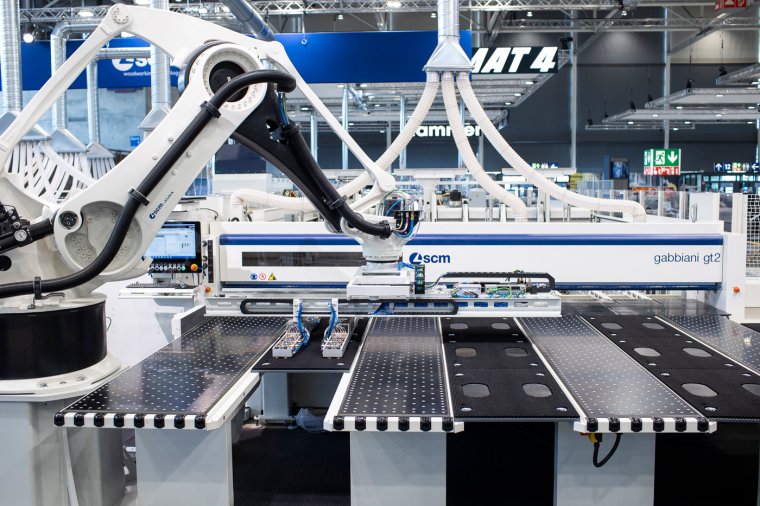 Piła panelowa Gabbiani gt2 z robotem przegubowym