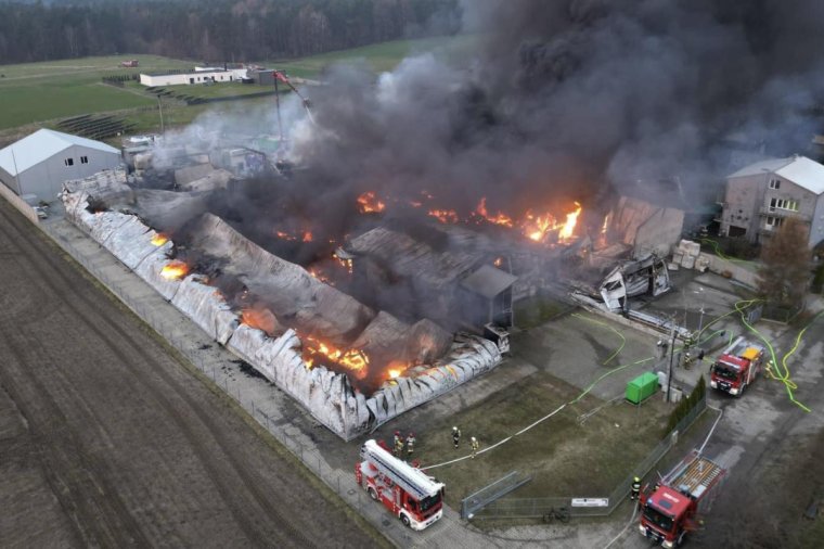 Pożar strawił zakład produkcji frontów meblowych