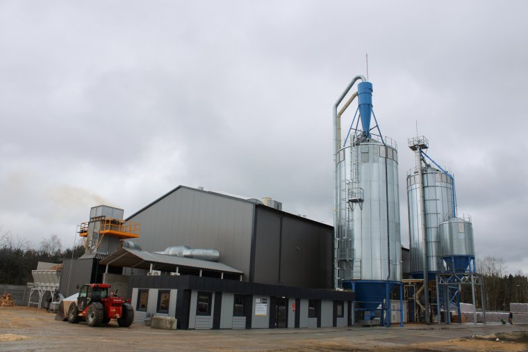 Wood Trade rozpoczął produkcję innowacyjnego pelletu drzewnego