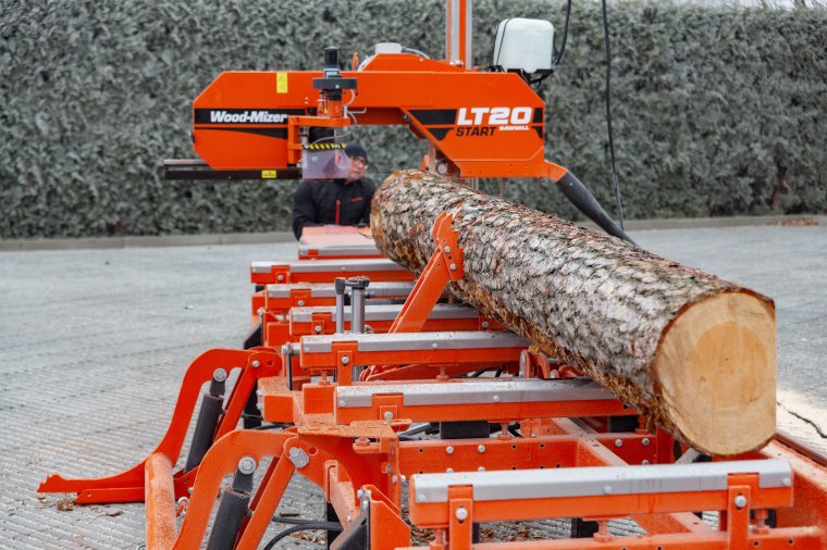 LT20START z zestawem  hydrauliki i urządzeniem Setworks