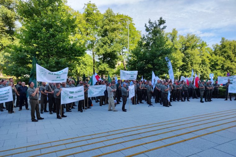 Protest przed Wielkopolskim Urzędem Wojewódzkim
