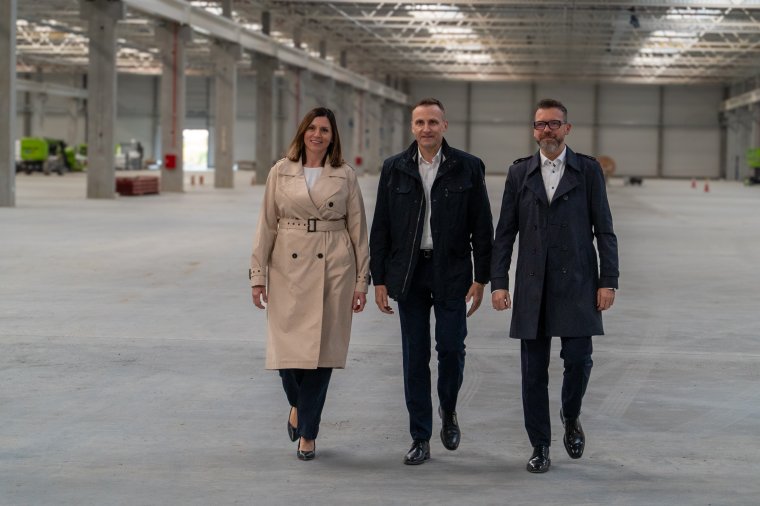 Na zdjęciu: Joanna Leimann - Członek Zarządu, Maciej Stajewski - Prezes Zarządu, Michał Piłat - Członek Zarządu, Dyrektor Zarządzający
