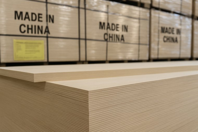Unia nakłada wysokie cła antydumpingowe na chińska sklejkę liściastą
