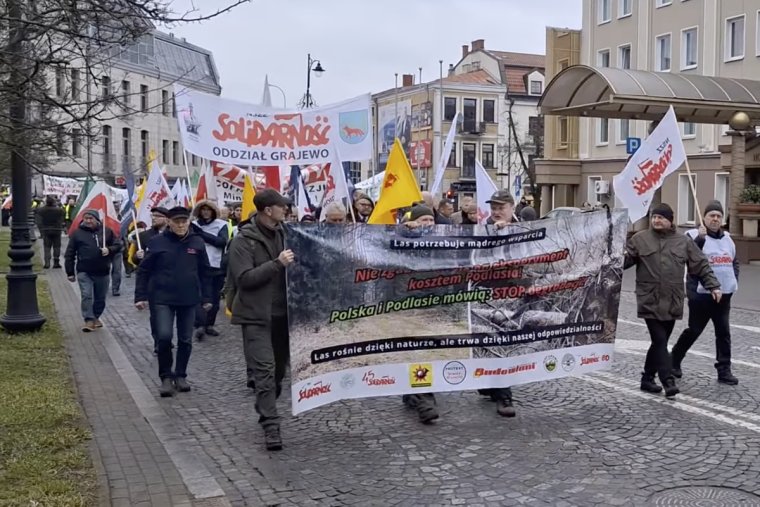 Ponad tysiąc uczestników protestu branży leśno-drzewnej w Białymstoku