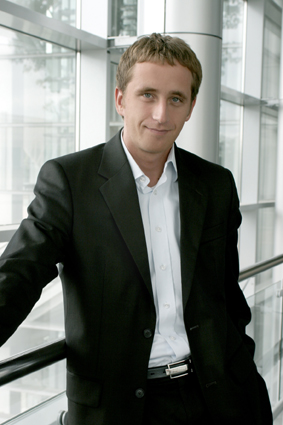 <B>Miłosz Matelski, </B>nowy dyrektor <BR>targów DREMA i FURNICA, <BR>planuje kontynuować politykę<BR> dynamicznego rozwoju kluczowych<BR> dla branży drzewnej i meblarskiej<BR> imprez <FONT COLOR=GRAY> fot. MTP</FONT>