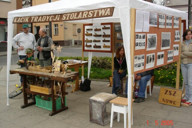 <CENTER>Kącik tradycji pod namiotem<BR>maj 2005 - Dni Nowego</CENTER>