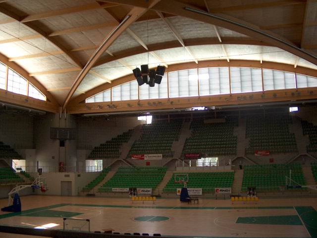 <center><small>Hala Łuczniczka</small></center>