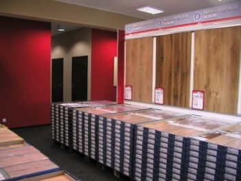 <font color=gray>Wnętrze sklepu <br>Ruck Zuck w Lesznie</font>