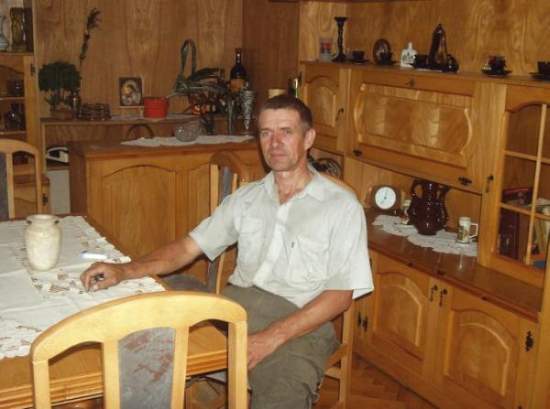 <center><font color=darkred><small><b>Kazimierz Węsierski:</small><br>Teraz inwestorzy<br>proponują mi nawet<br>stawki potrójne,<br>w stosunku do tych,<br>które brałem jeszcze<br>dwa miesiące temu</b></font><center>