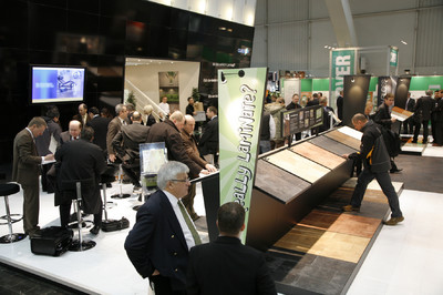 Ekspozycja paneli laminowanych<br>fot. Domotex