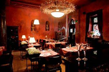 Wnętrze restauracji Da Andrea wyposażone przez FM Gawin