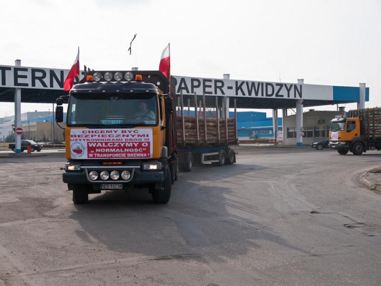 Protest przeoźników przed zakładem International Paper Kwidzyn
