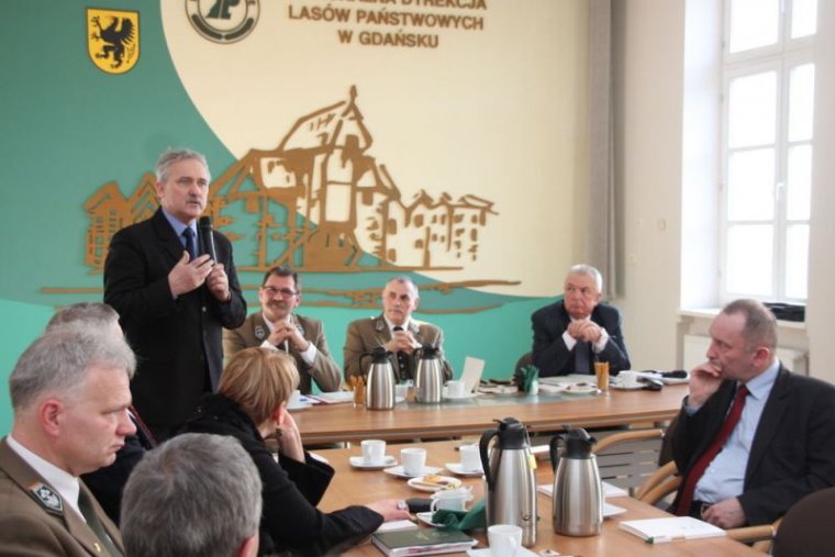 Przemawia senator Leszek Czarnobaj