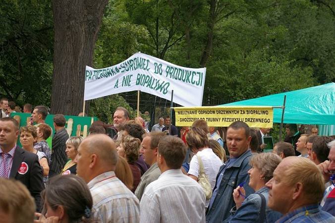 ...składane przemysłowi drzewnemu od czterech lat?