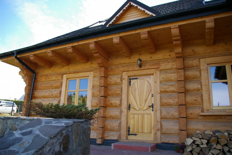 Tradycyjne domy z bali drewnianych wciąż są modne