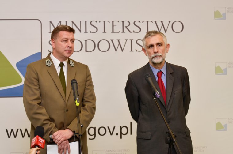 Dyrektor Generalny Lasów Państwowych Adam Wasiak i Minister Środowiska Maciej Grabowski