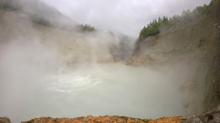 Wrzące jezioro Boiling Lake