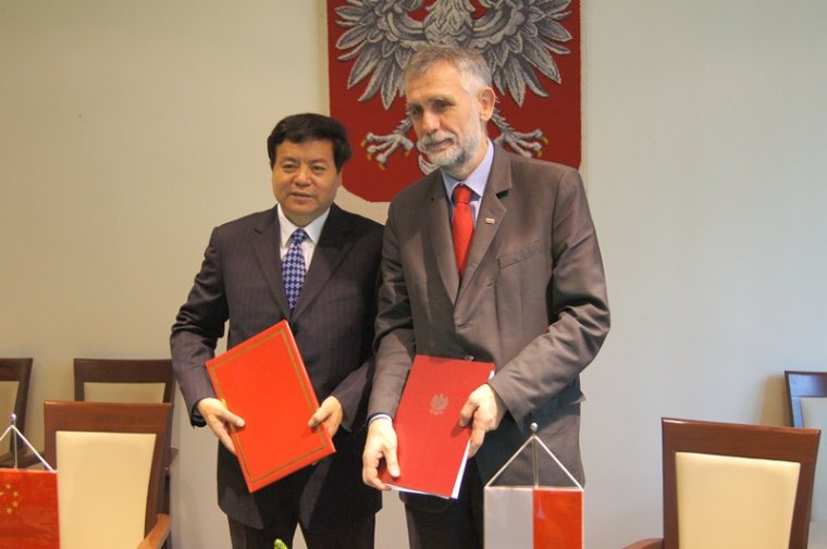 Zhao Shucong i Maciej Grabowski podpisali porozumienie o chińsko-polskiej współpracy w leśnictwie