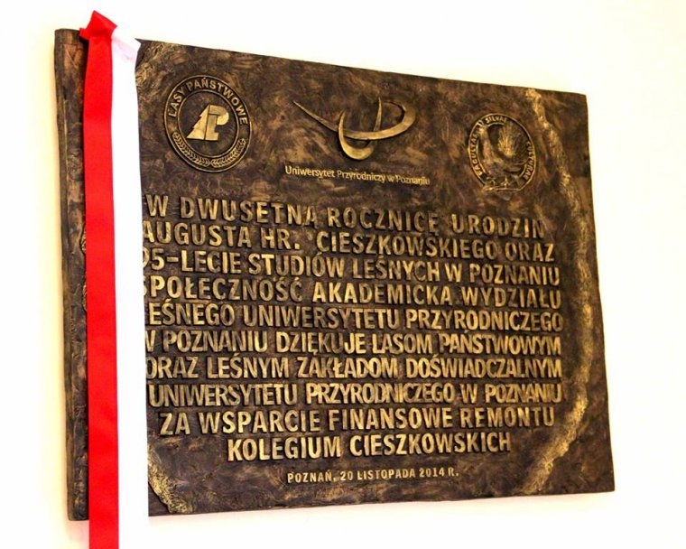 Pamiątkowa tablicy upamiętniająca 200-lecie urodzin Augusta hrabiego Cieszkowskiego, 95-lecie studiów leśnych w Poznaniu oraz odnowienie Kolegium Cieszkowskich 