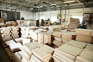 Sklejka Orzechowo: Sześciu chętnych na zainwestowanie w produkcję sklejki