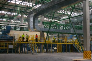 Linia produkcji LVL w zakładzie STEICO w Czarnej Wodzie