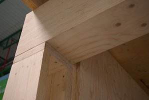 LVL znajduje zastosowanie jako materiał konstrukcyjny w budownictwie