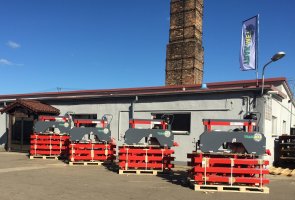 Traki TTP-600 Standard przygotowane do wysyłki na Sri-Lankę. Do tego egzotycznego kraju rocznie trafia ok. 80 maszyn wyprodukowanych przez Trak-Met