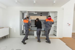 Nowoczesne okucia meblowe przyspieszają produkcję