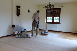 Proces olejowania podłogi nie różni się od tradycyjnych metod