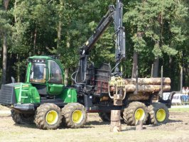 Ustawianie wieżyczki to jedna z konkurencji Mistrzostw Operatorów Forwarderów