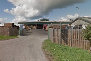 Wysokie straty po pożarze w zakładzie drzewnym w Wielu