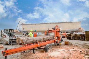 Trak Wood-Mizer LT40 na miejscu budowy Arki