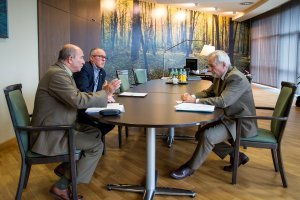 "Rzetelne Przedsiębiorstwo Leśne" poczeka na opinię prawną	