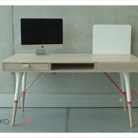 biurko „_MW- Arbajt plac” – Daria Stanclik