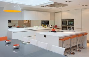 Nowoczesne meble kuchenne - czyli wiecznie aktualne pytanie „mat czy połysk”?