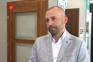 Rosnący popyt napędza inwestycje producentów drzwi