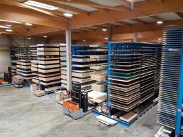 Hue-Socoda: Wysokie składowanie na elastycznych ramionach