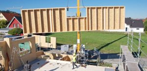 Steico inwestuje w produkcję elementów domów drewnianych